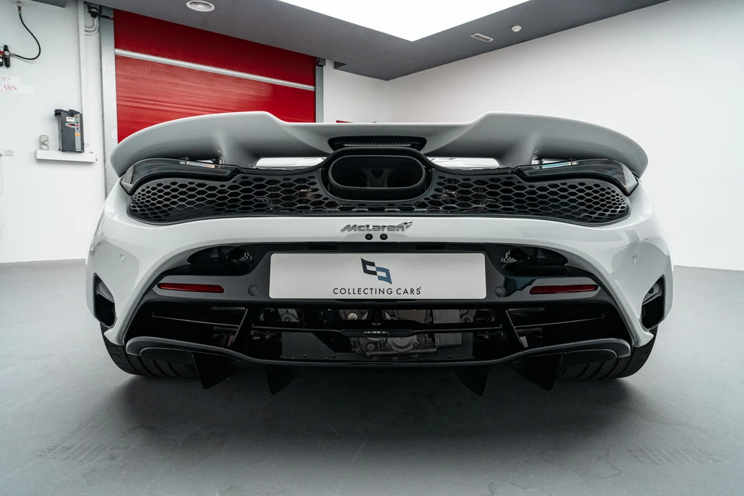 2024 McLaren 750S Spider - Image 6 of 31