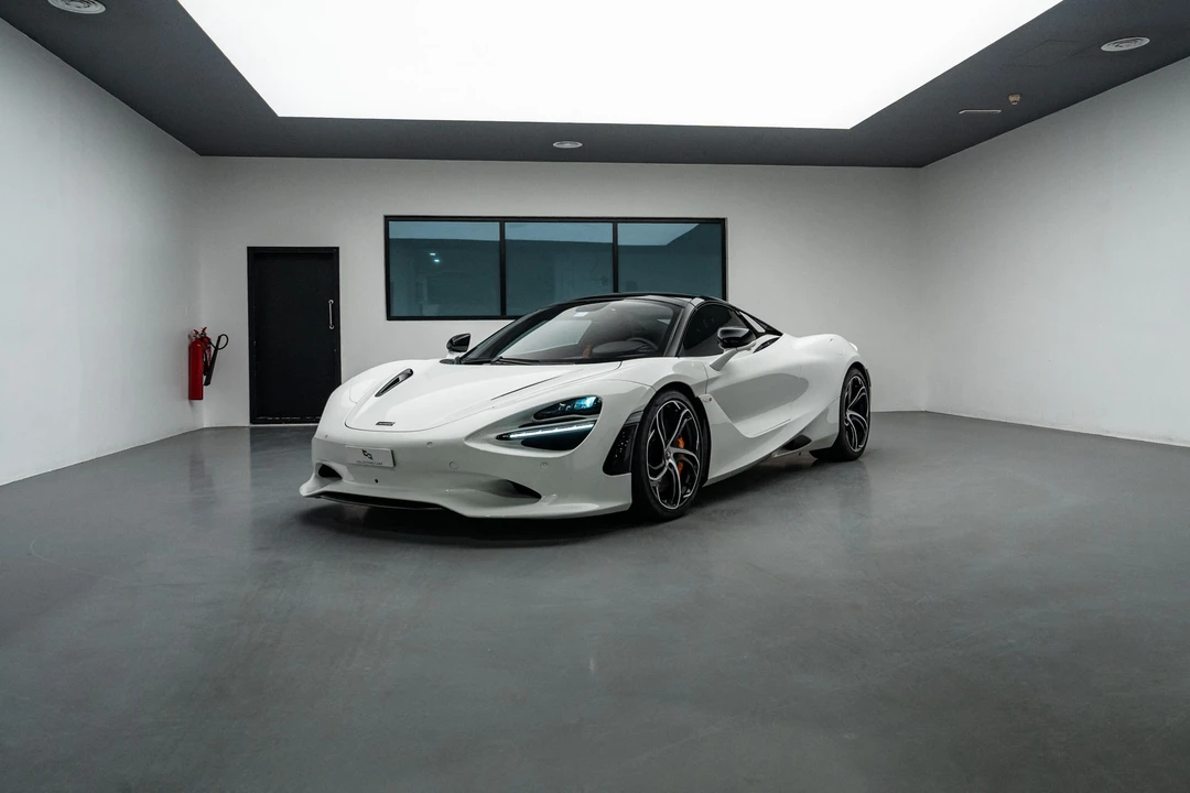 2024 McLaren 750S Spider - Image 9 of 31