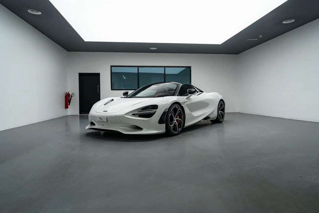 2024 McLaren 750S Spider - Image 13 of 31