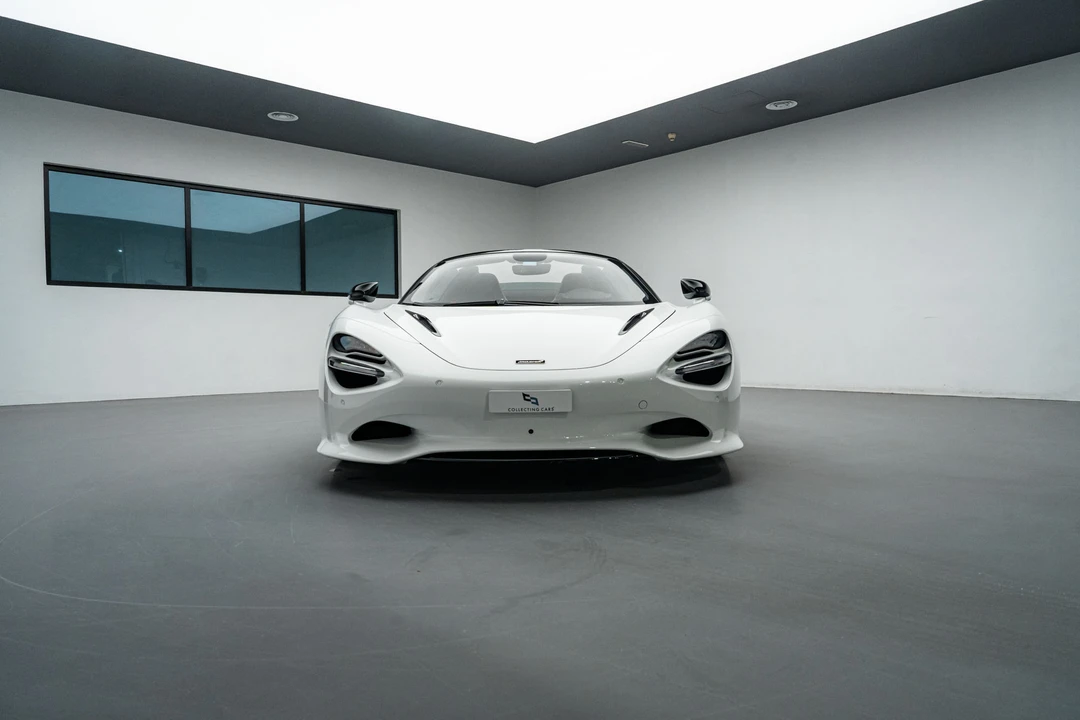 2024 McLaren 750S Spider - Image 2 of 31
