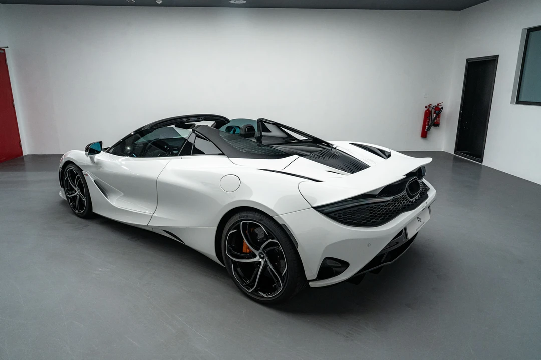 2024 McLaren 750S Spider - Image 20 of 31