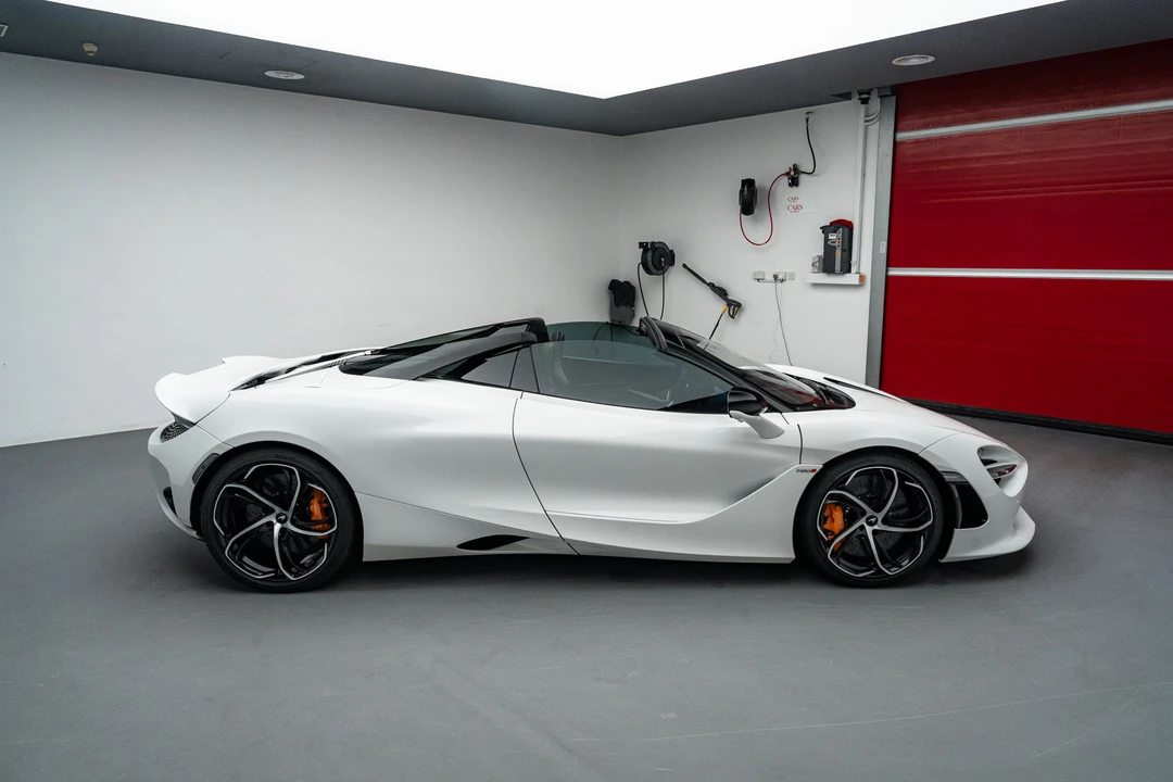 2024 McLaren 750S Spider - Image 22 of 31