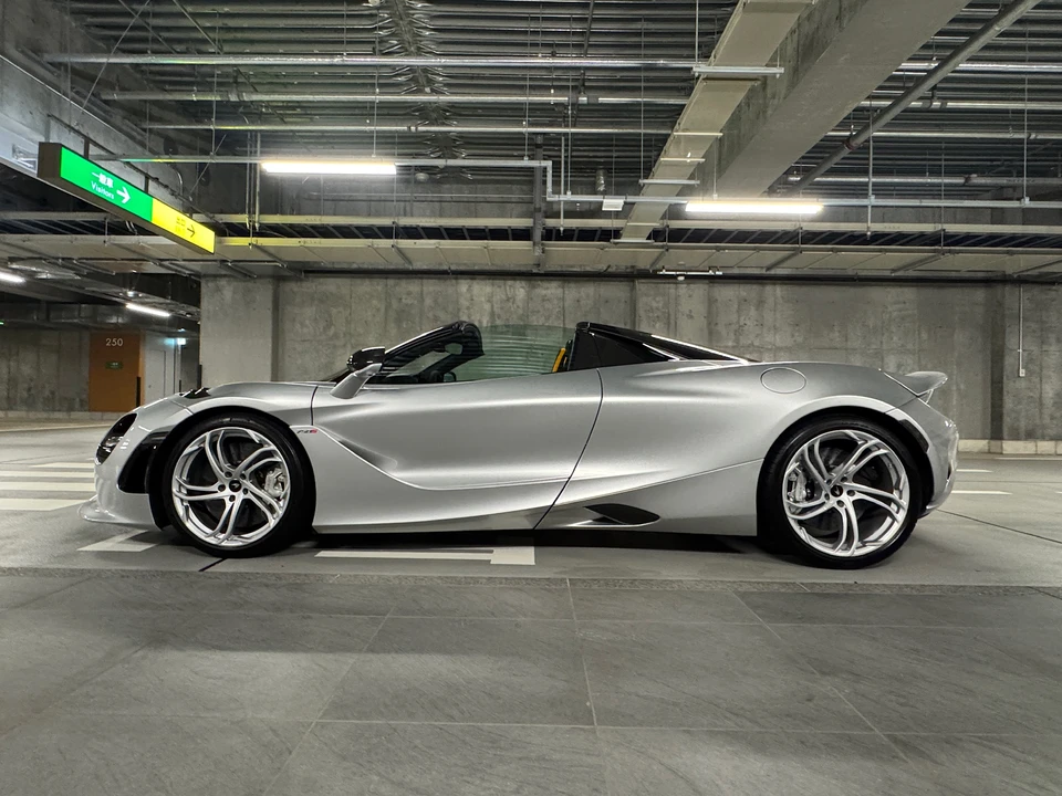 2024 McLaren 750S Spider - Image 15 of 31