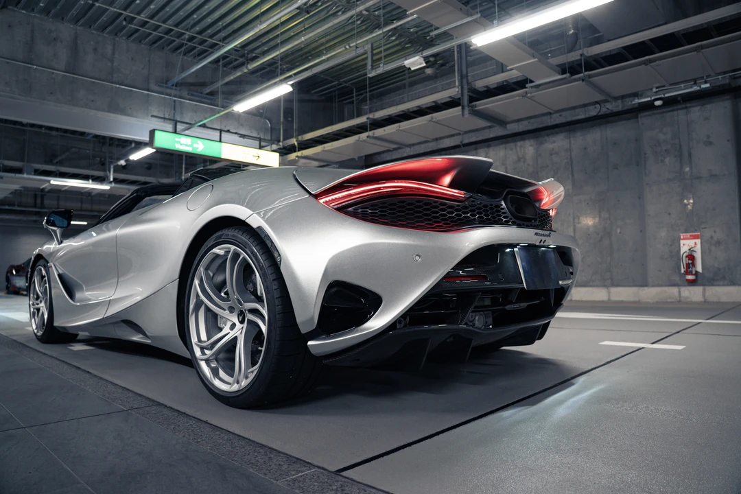 2024 McLaren 750S Spider - Image 7 of 31