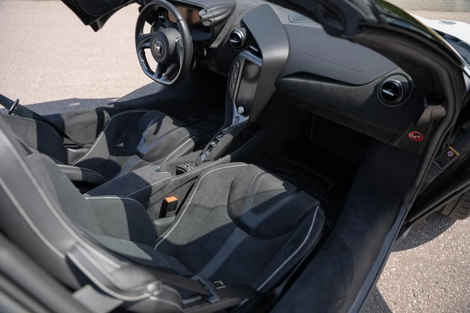 2024 McLaren 750S Spider - Image 12 of 13
