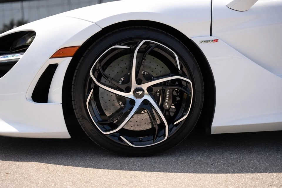 2024 McLaren 750S Spider - Image 6 of 13
