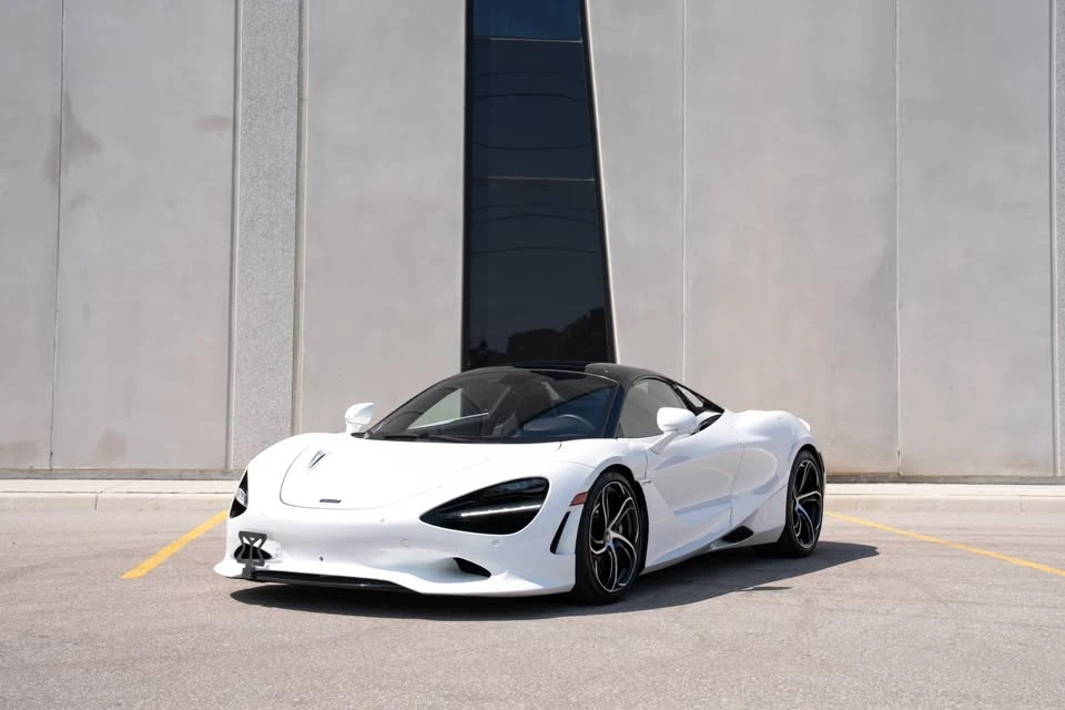 2024 McLaren 750S Spider - Image 2 of 13