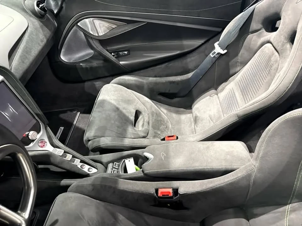 2024 McLaren 750S - Image 8 of 9