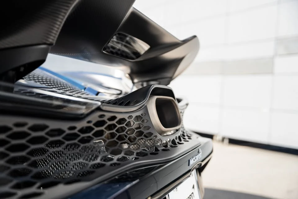 2024 McLaren 750S - Image 2 of 18