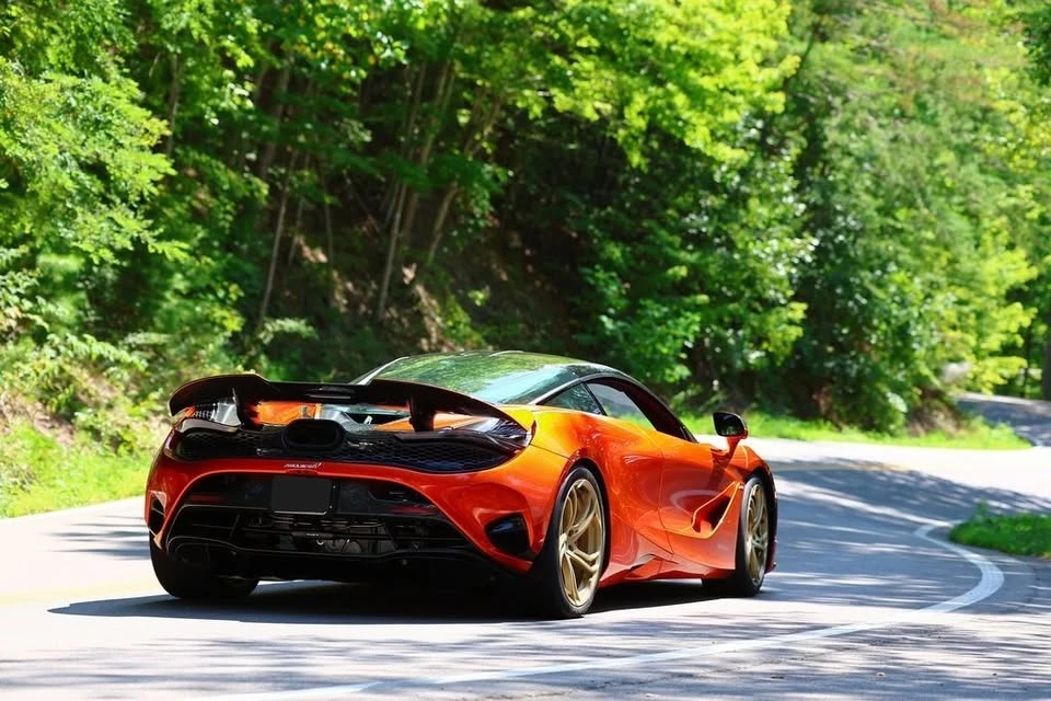 2024 McLaren 750S - Image 2 of 10