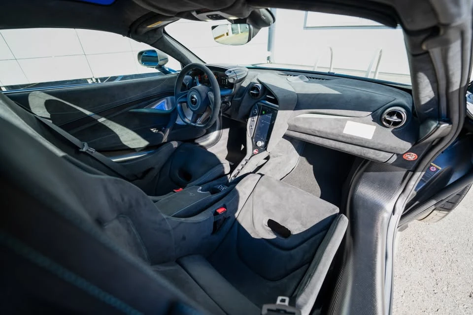 2024 McLaren 750S - Image 15 of 18