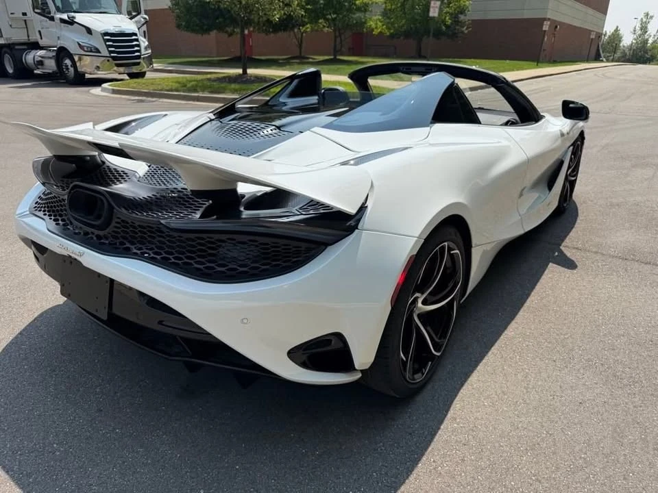2024 McLaren 750S - Image 15 of 20