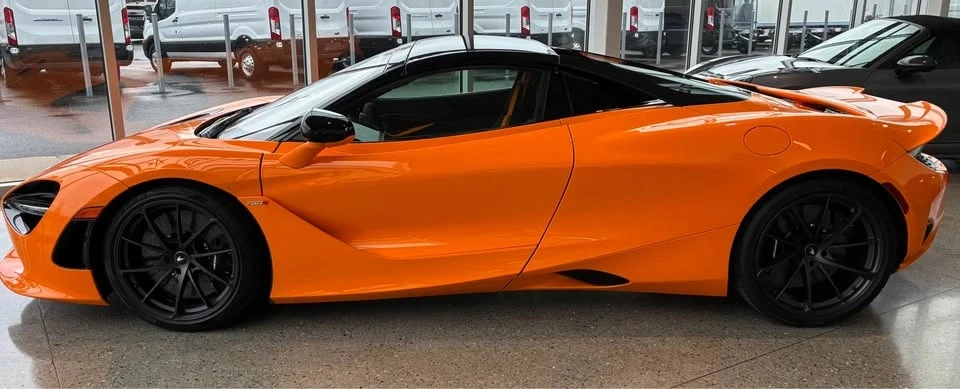 2024 McLaren 750S - Image 2 of 4