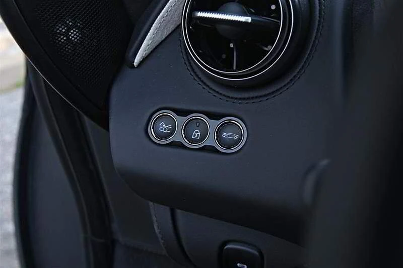 2024 McLaren 750S - Image 18 of 20