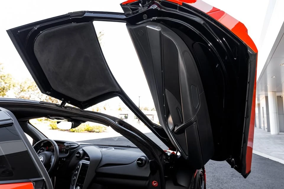 2024 McLaren 750S - Image 7 of 16