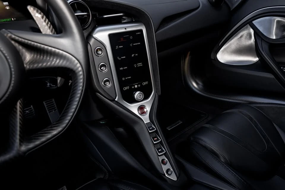 2024 McLaren 750S - Image 15 of 18