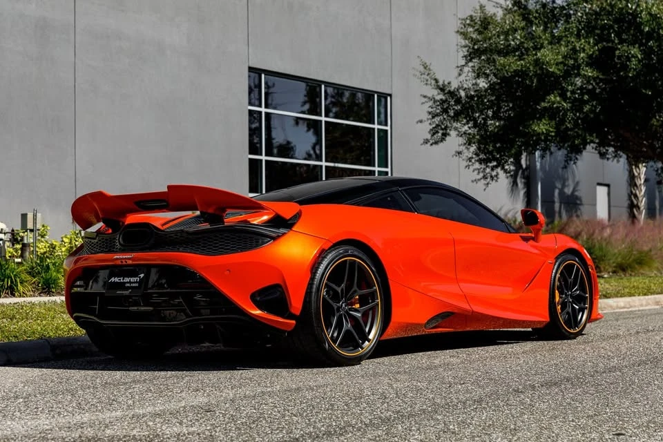 2024 McLaren 750S - Image 2 of 18