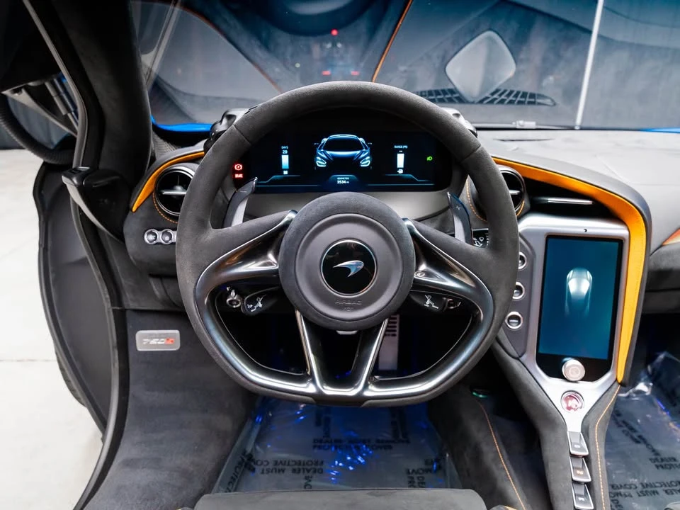 2024 McLaren 750S - Image 17 of 19