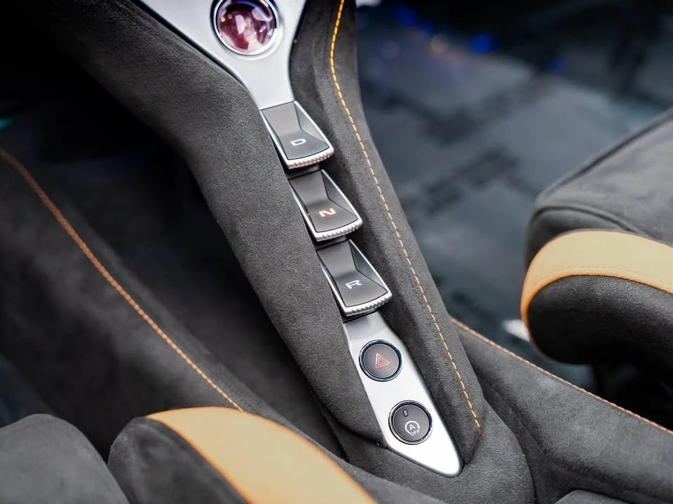 2024 McLaren 750S - Image 18 of 19