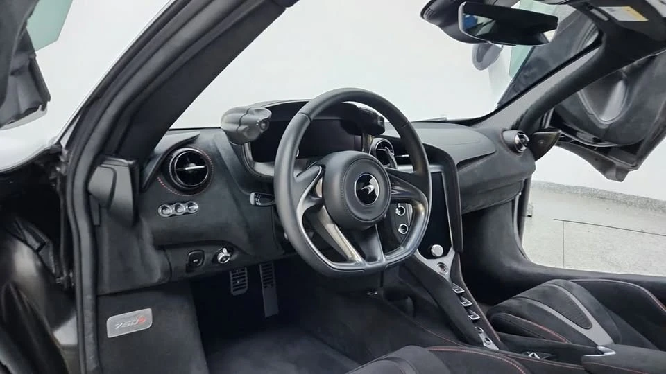 2024 McLaren 750S - Image 18 of 20