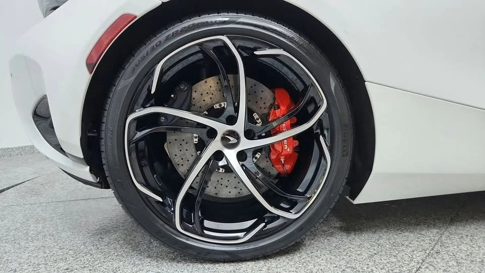 2024 McLaren 750S - Image 13 of 20