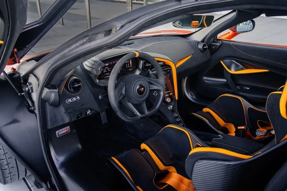 2024 McLaren 750S - Image 17 of 20