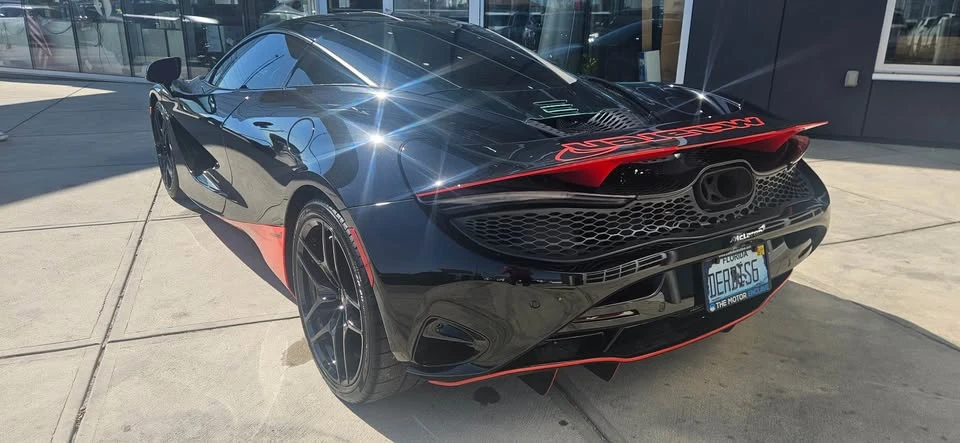2024 McLaren 750S - Image 13 of 14
