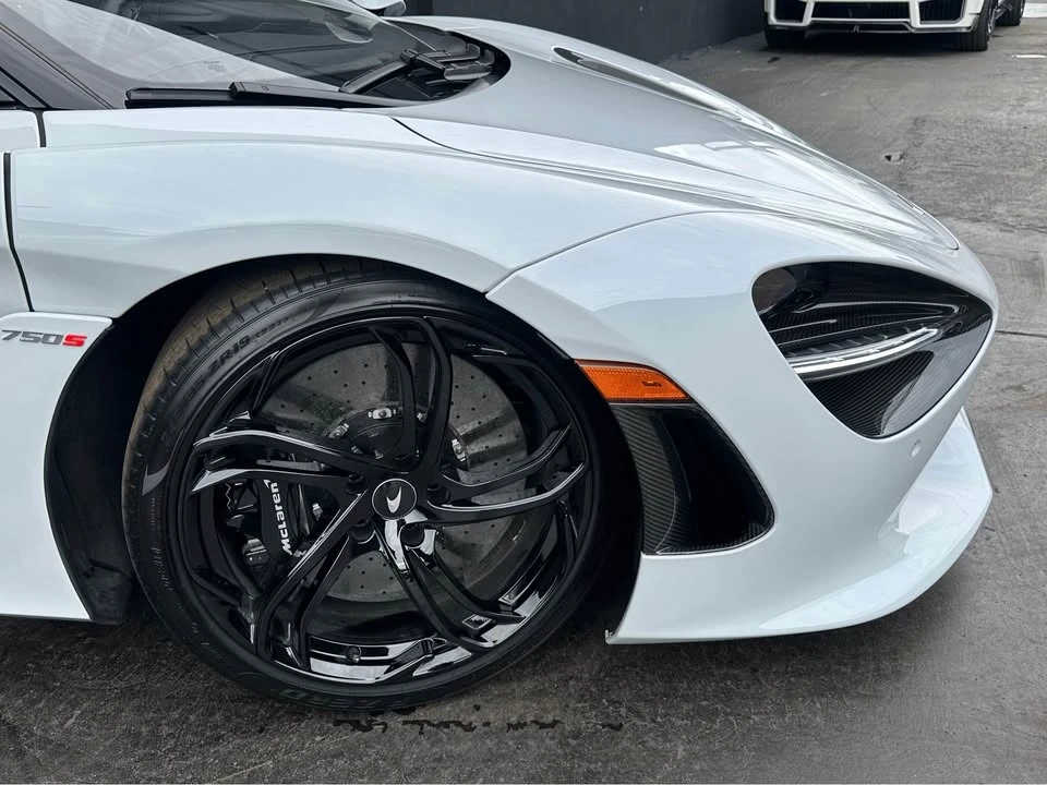 2024 McLaren 750S Spider - Image 10 of 17