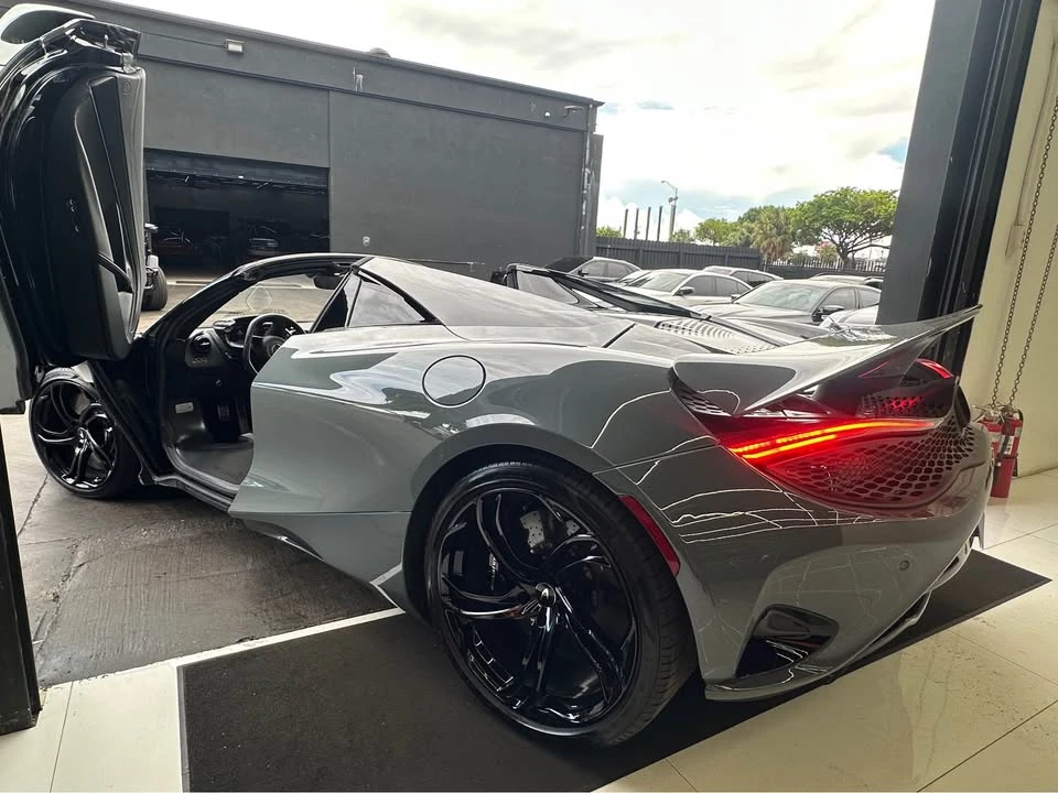 2024 McLaren 750S Spider - Image 6 of 16