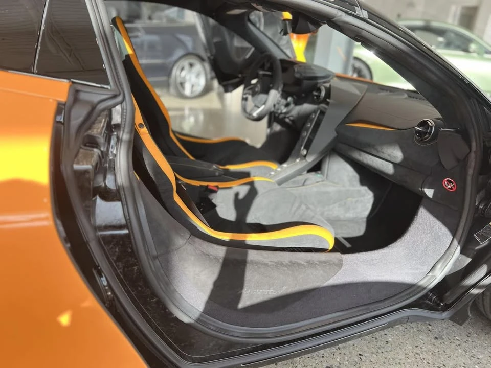 2024 McLaren 750S - Image 8 of 10