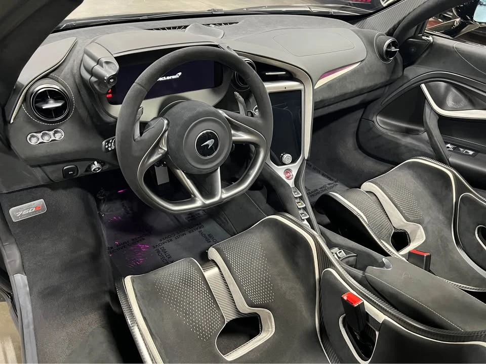 2024 McLaren 750S Spider - Image 7 of 9