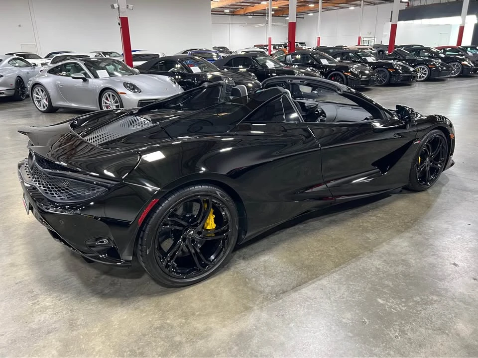 2024 McLaren 750S Spider - Image 4 of 9