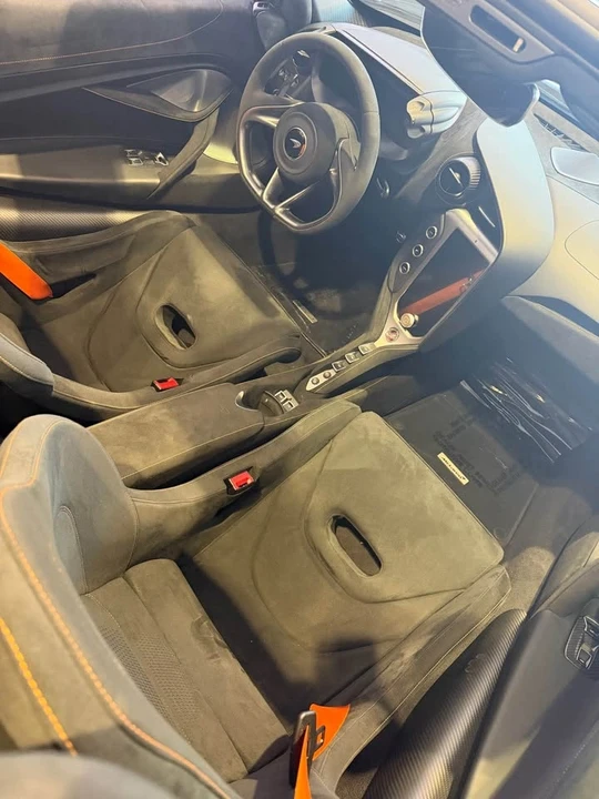 2024 McLaren 750S Spider - Image 2 of 3