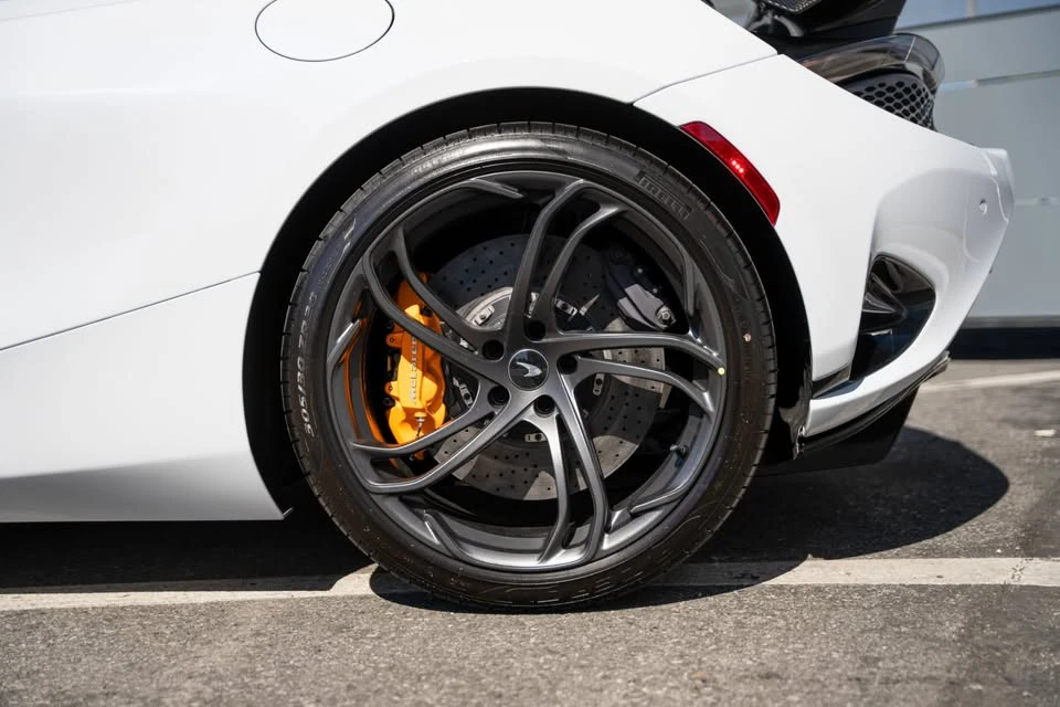 2024 McLaren 750S Coupe - Image 2 of 20