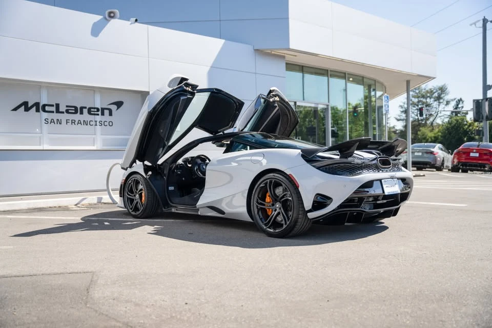 2024 McLaren 750S Coupe - Image 17 of 20