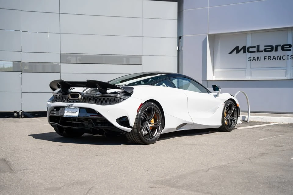 2024 McLaren 750S Coupe - Image 16 of 20