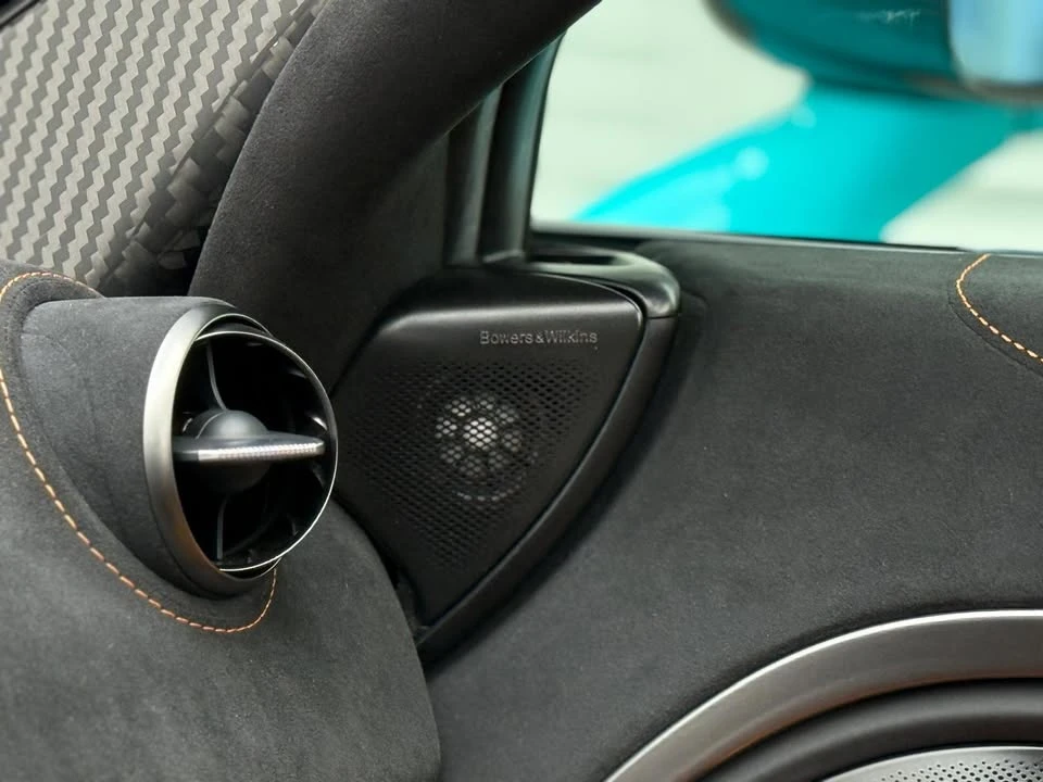 2024 McLaren 750S Spider - Image 17 of 20
