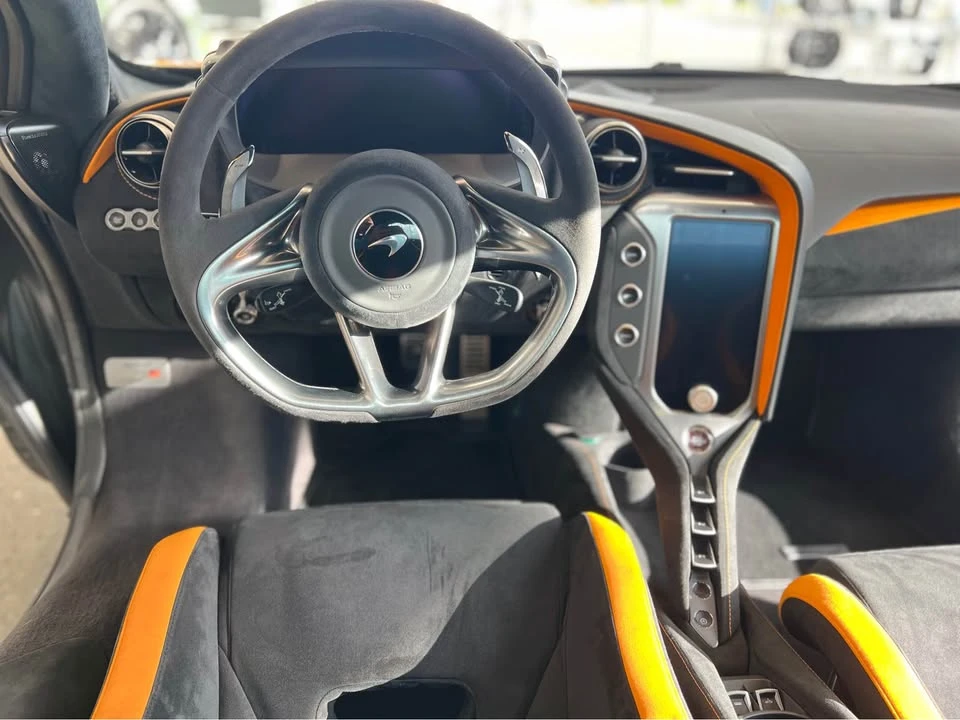 2024 McLaren 750S Spider - Image 3 of 11