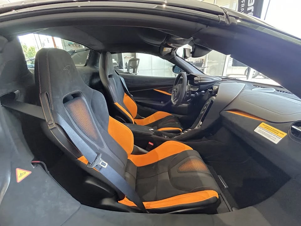 2024 McLaren 750S Spider - Image 17 of 17