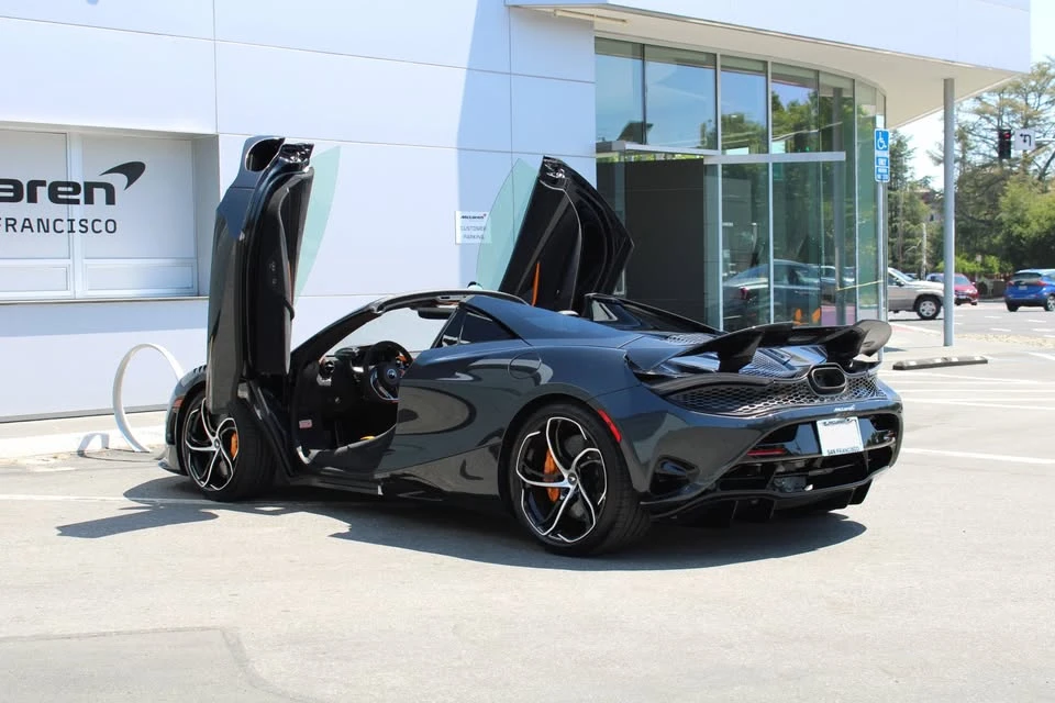 2024 McLaren 750S Spider - Image 6 of 17