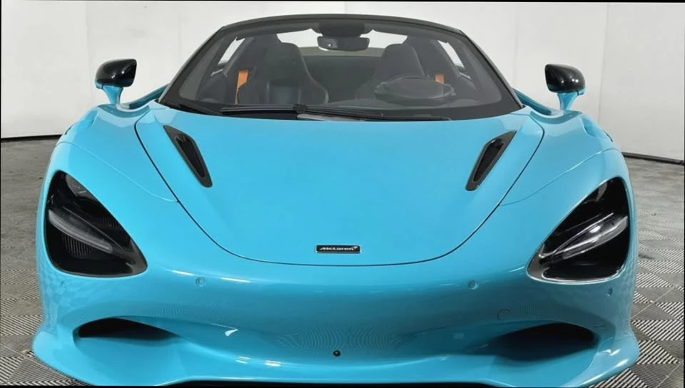 2024 McLaren 750S Spider - Image 2 of 18