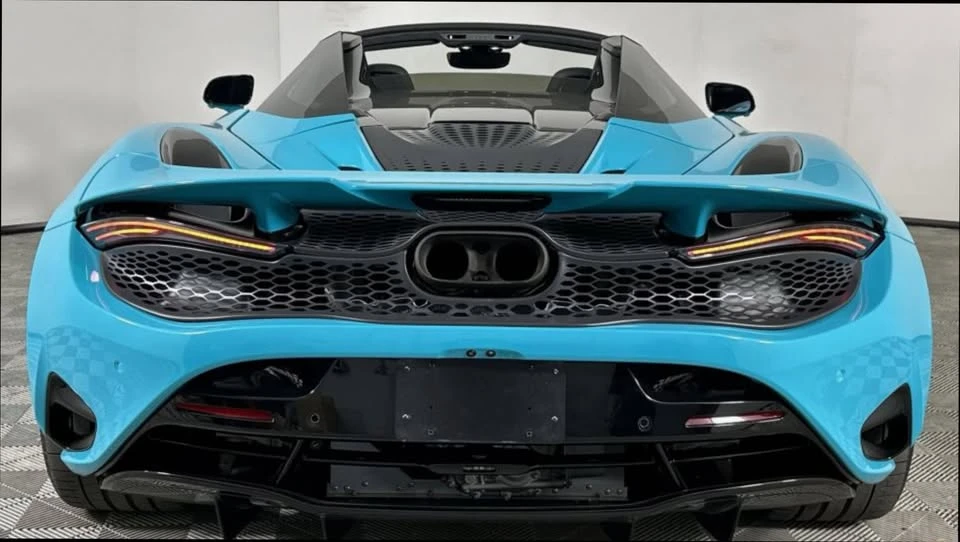 2024 McLaren 750S Spider - Image 5 of 18