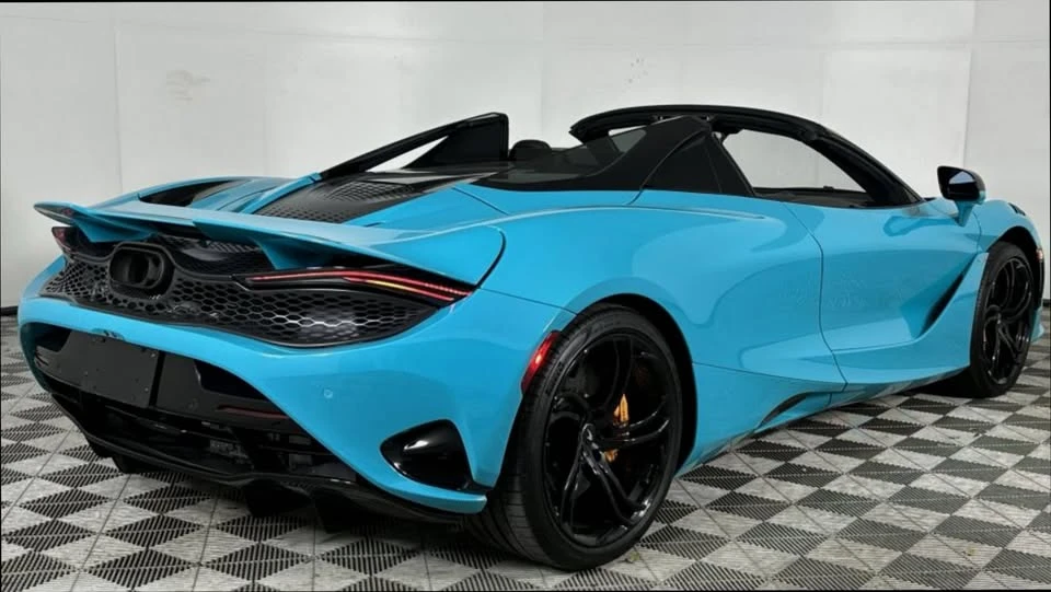 2024 McLaren 750S Spider - Image 6 of 18