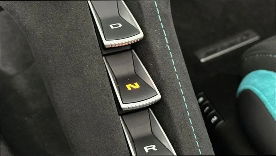2024 McLaren 750S Spider - Image 18 of 18