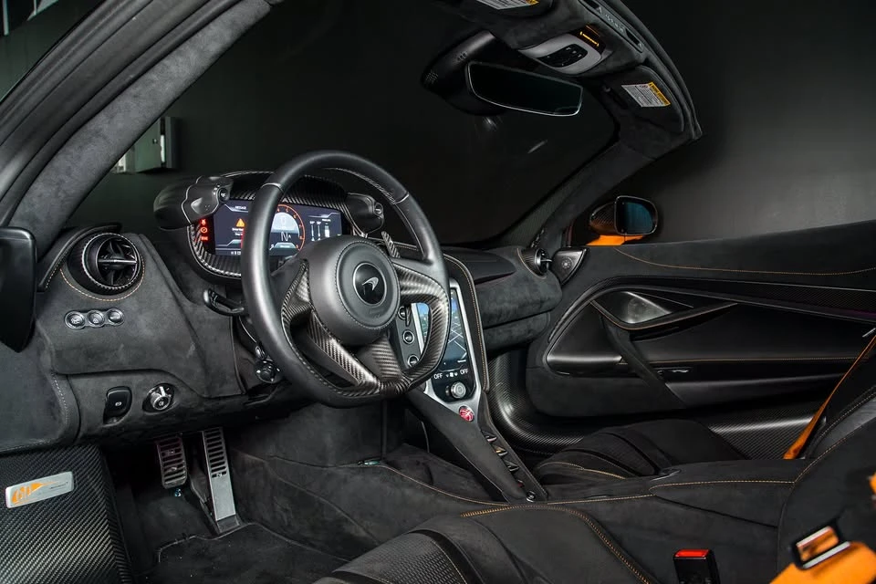2024 McLaren 750S Spider - Image 2 of 20