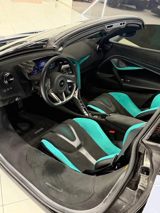 2024 McLaren 750S Spider - Image 2 of 18