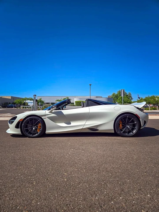 2024 McLaren 750S Spider - Image 3 of 17