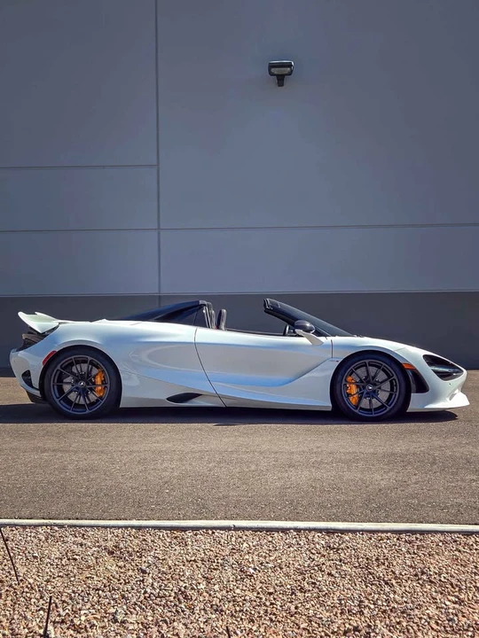 2024 McLaren 750S Spider - Image 6 of 17