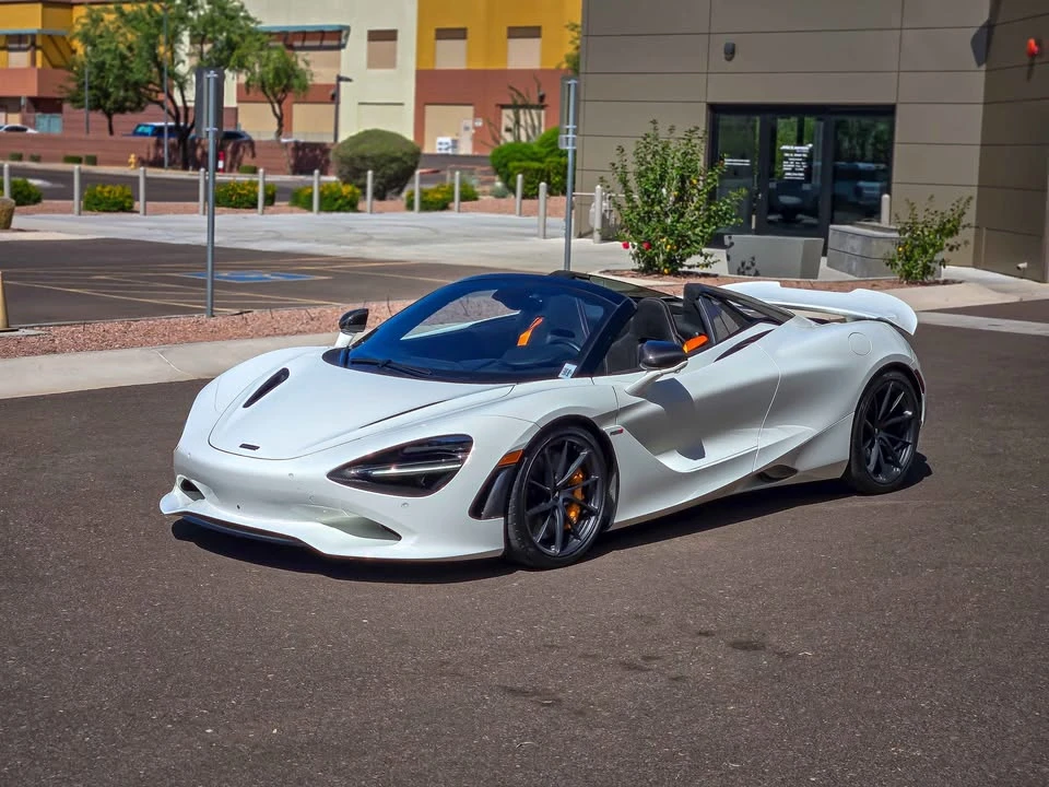 2024 McLaren 750S Spider - Image 2 of 17