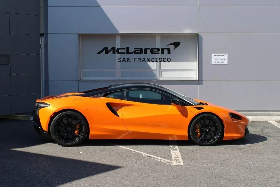 2024 McLaren Artura - Image 11 of 20
